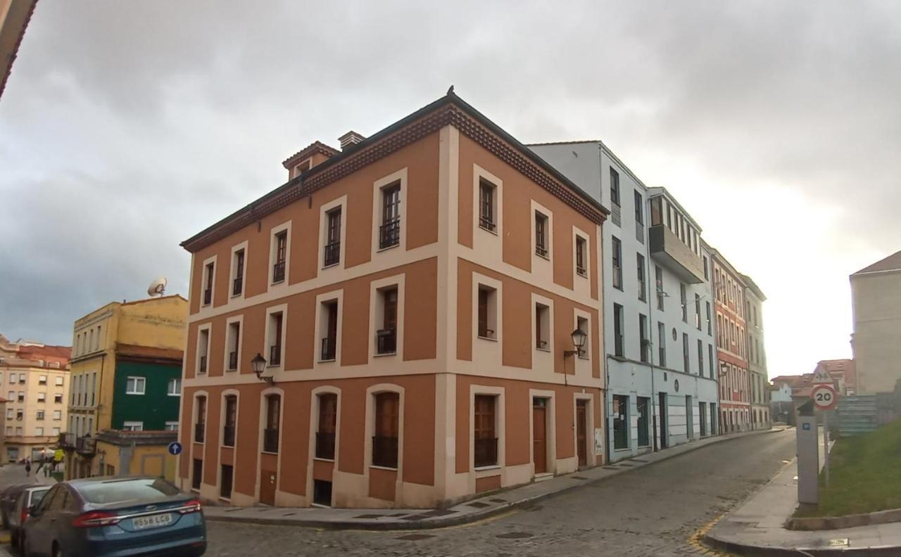 Les Casetes De San Lorenzo Хихон Екстериор снимка